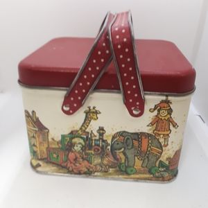Vintage Vintage Reproduction Tin Kids Lunchbox Metal Picnic Basket. Collectables